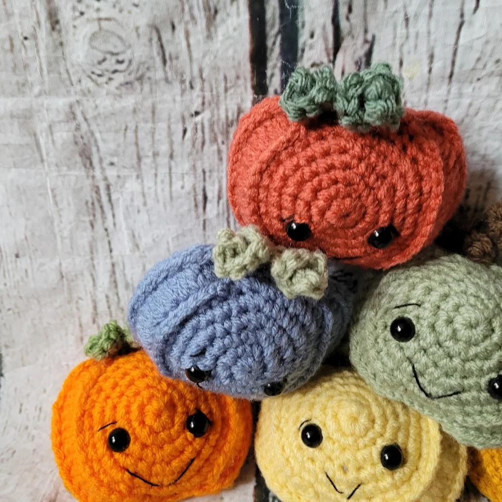 Crochet smiling pumpkin set